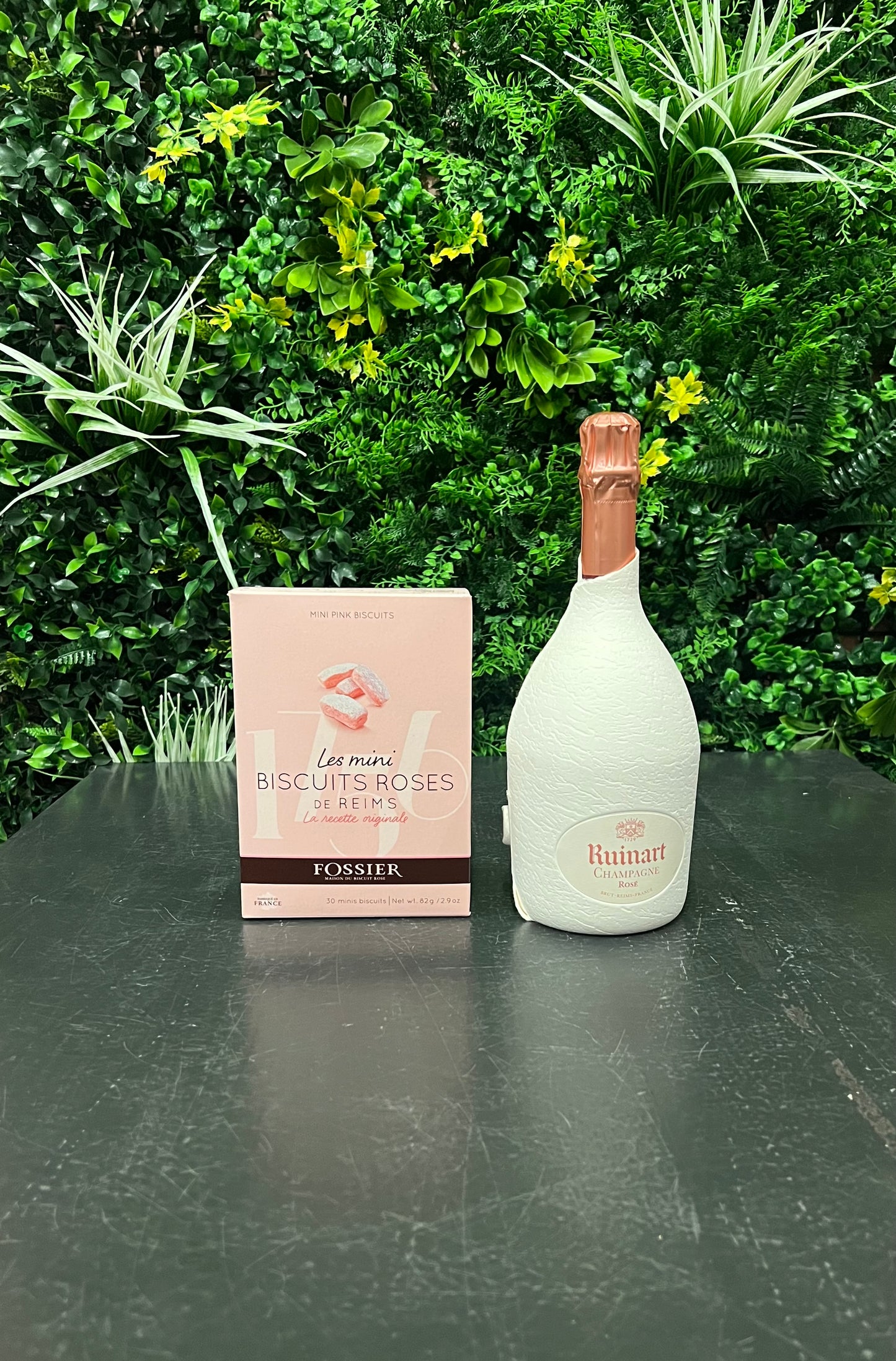 Cadeau: Ruinart rosé & Franse biscuits